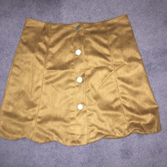 Tan suede skirt - Picture 3 of 4